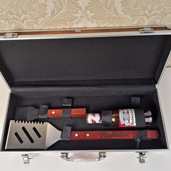 Budweiser Grill Kit In Aluminum Trimmed Case Spatula Basting Brush Logo - Picture 11 of 14